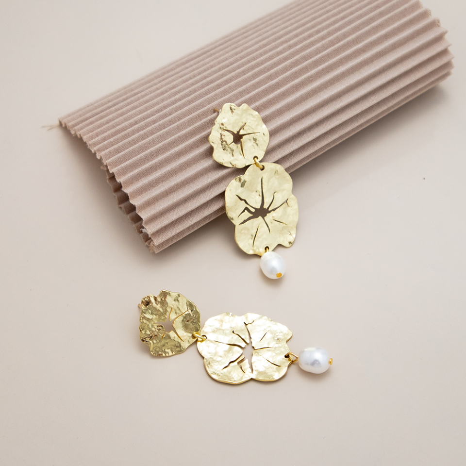 Ruffled Pearl earrings