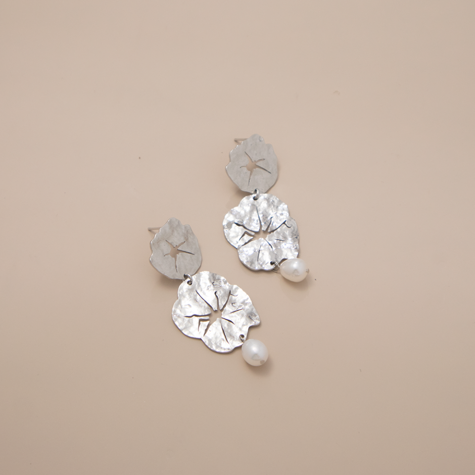 Ruffled Pearl earrings