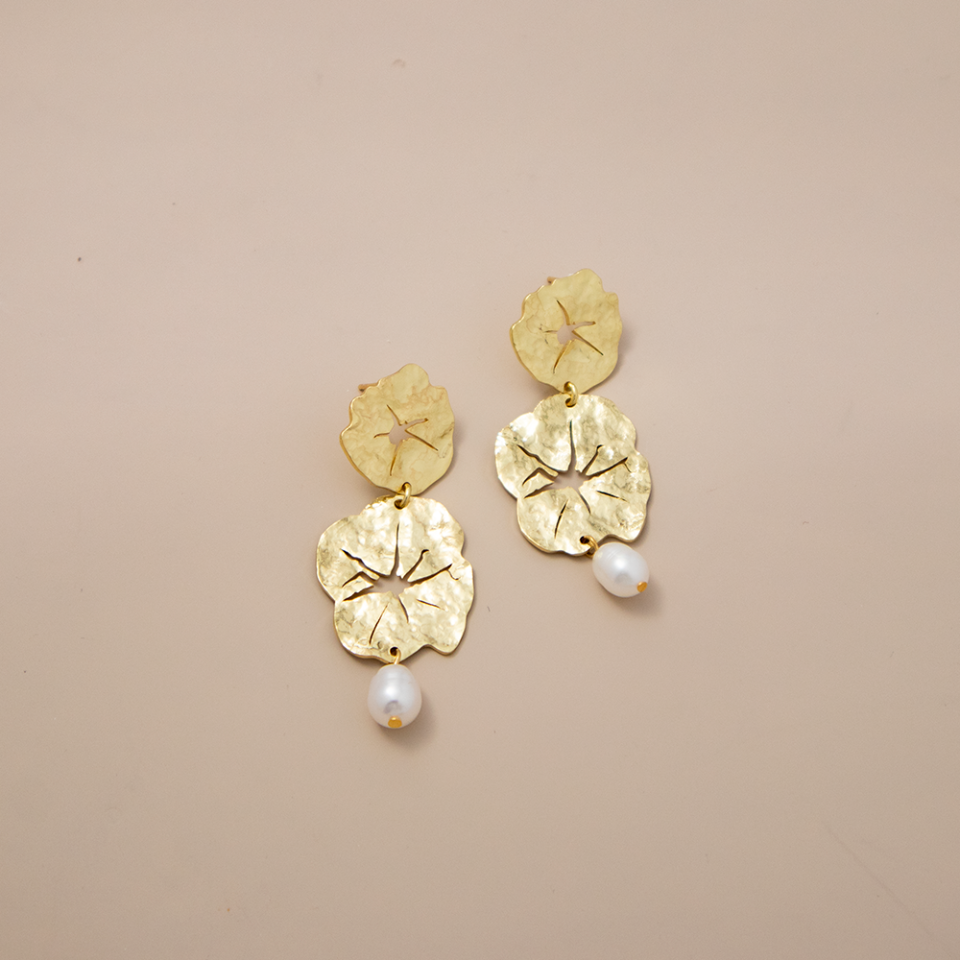 Ruffled Pearl earrings